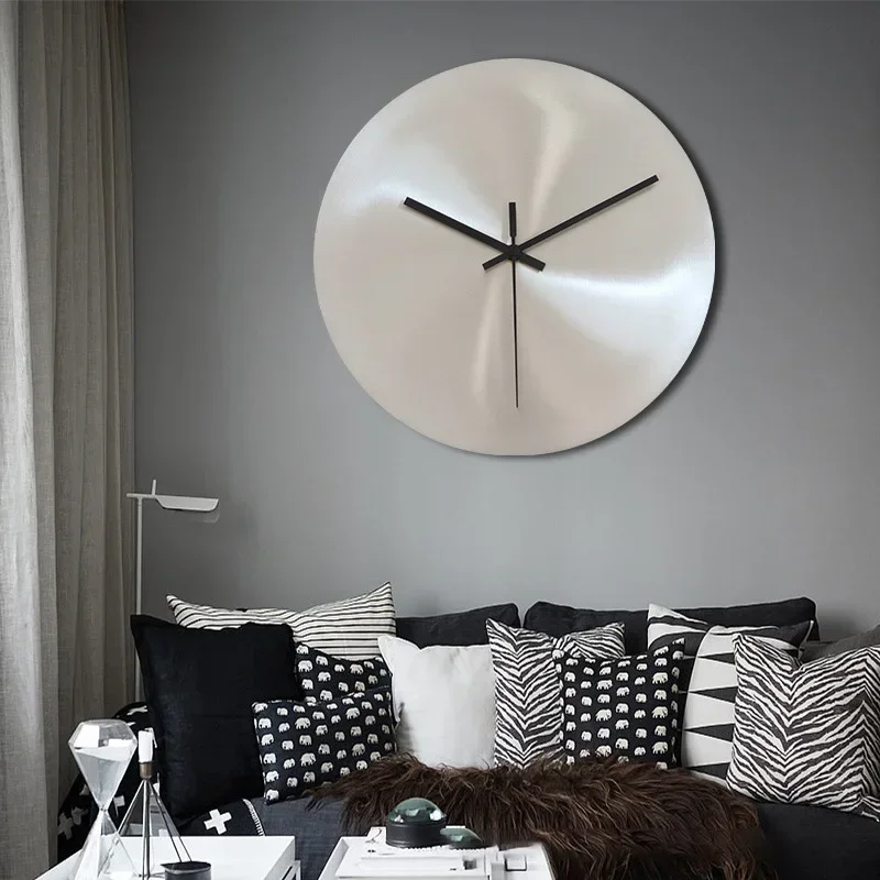 Silver Minimalist Industrial W - đánh giá và giá Resin Art Wall Clock
