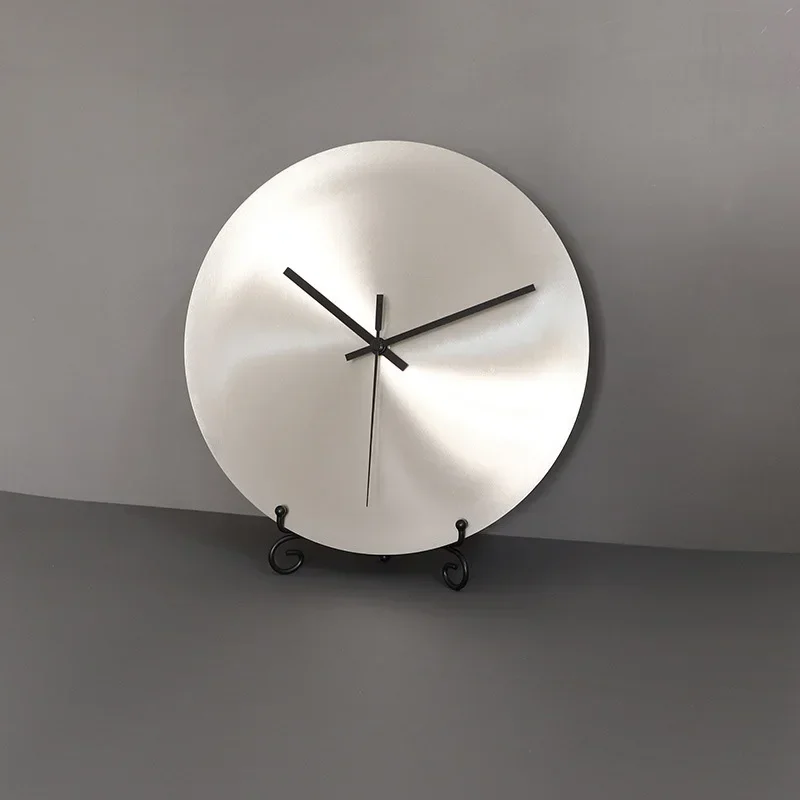 Silver Minimalist Industrial W - đánh giá và giá Resin Art Wall Clock